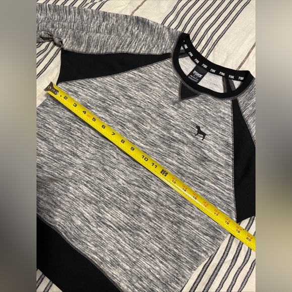 Victoria's Secret PINK Cozy Gray Sweatshirt with Logo Detail (M) EUC - Picture 9 of 10
